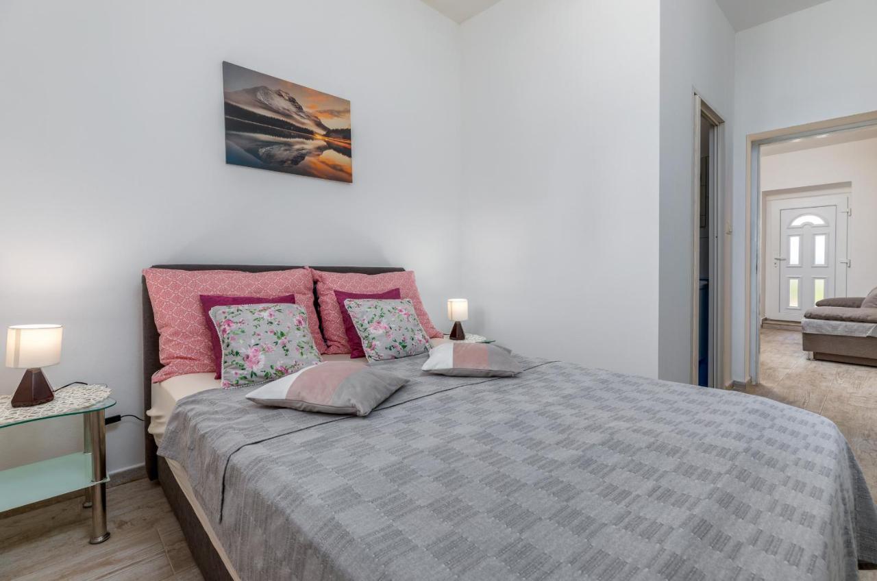 Apartmani Magdalena Pula Exterior foto
